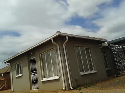 2 Bedroom House To Rent in Akasia - rvuI.webp