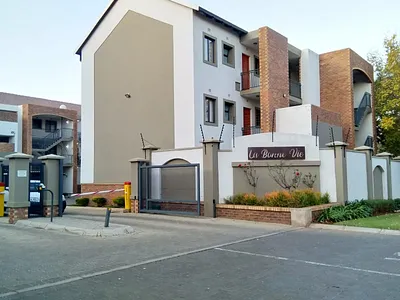 2 Bedroom Apartment To Rent in Pretoria - EeHU.webp