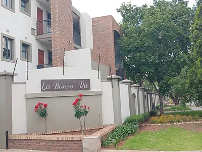 2 Bedroom Apartment To Rent in Pretoria - 7m0E.webp