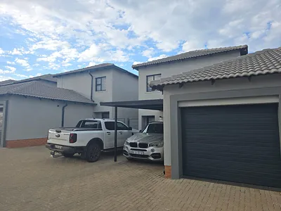 3 Bedroom Apartment For Sale in Pretoria - OoUG.webp