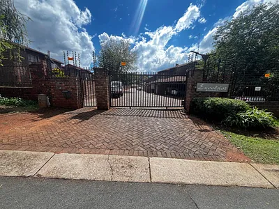 3 Bedroom Townhouse To Rent in Pretoria - ai64.webp