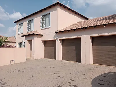 3 Bedroom Townhouse To Rent in Pretoria - pDEe.webp