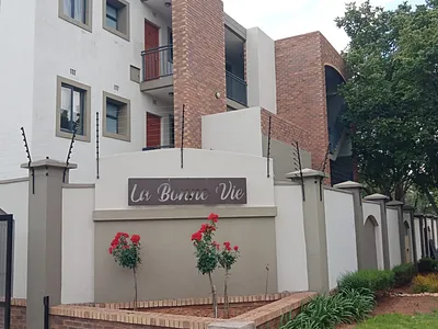 2 Bedroom Apartment To Rent in Pretoria - rmHV.webp