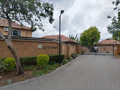 3 Bedroom Townhouse For Sale in Pretoria - Y2MI.webp