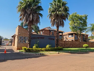 2 Bedroom Apartment For Sale in Pretoria - 9i1T.webp