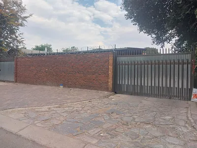 0.5 Bedroom Apartment To Rent in Pretoria - lqwI.webp