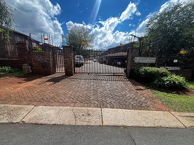 3 Bedroom Apartment To Rent in Pretoria - Yp9r.webp