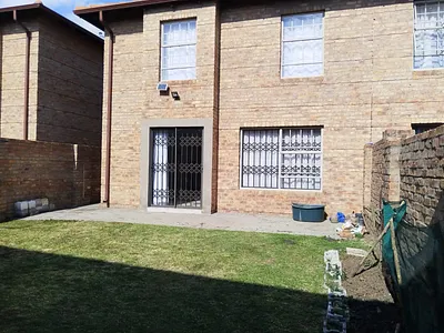 3 Bedroom Apartment To Rent in Pretoria - cJEI.webp