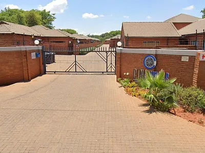 2 Bedroom Apartment To Rent in Pretoria - hth7.webp