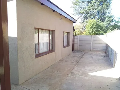 2 Bedroom Apartment To Rent in Pretoria - tYYH.webp