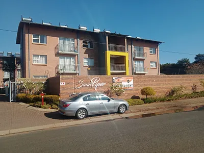 2 Bedroom Apartment To Rent in Pretoria - pBiO.webp