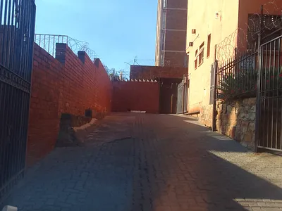 0.5 Bedroom Apartment To Rent in Pretoria - b9pR.webp