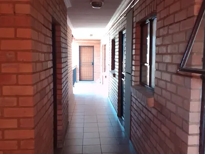 1 Bedroom Apartment To Rent in Pretoria - TbXD.webp