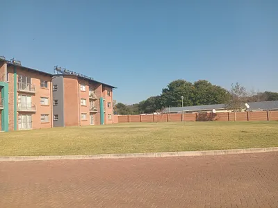 2 Bedroom Apartment To Rent in Pretoria - yK8D.webp
