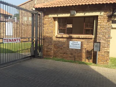 2 Bedroom Townhouse To Rent in Pretoria - GuPw.webp