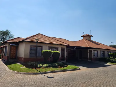 3 Bedroom Townhouse For Sale in Pretoria - img