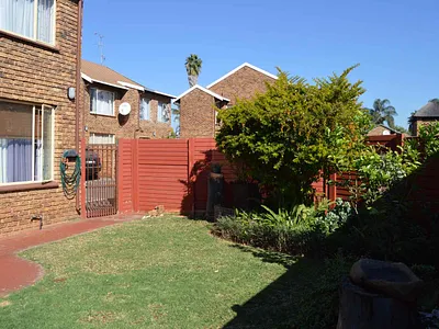 2 Bedroom Townhouse For Sale in Pretoria - iMpn.webp
