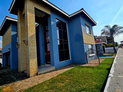 4 Bedroom House For Sale in Akasia - uucQ.webp