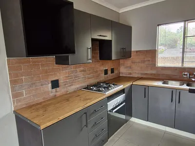 2 Bedroom Apartment For Sale in Pretoria - 5GKa.webp