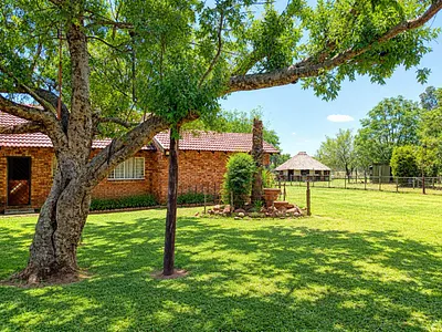 Farm For Sale in Rayton - yLXc.webp