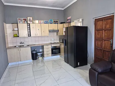 1 Bedroom Apartment For Sale in Kempton Park - LiQK.webp