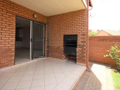 2 Bedroom Apartment To Rent in Hazeldean, Pretoria - auyf.webp