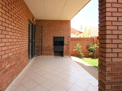 2 Bedroom Apartment To Rent in Hazeldean, Pretoria - wJKk.webp
