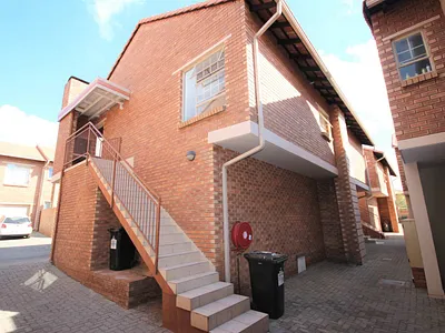 2 Bedroom Apartment To Rent in Hazeldean, Pretoria - 9FcF.webp