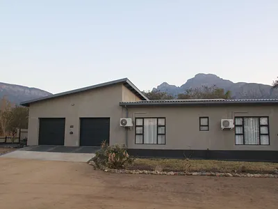 3 Bedroom House For Sale in Kampersrus, Hoedspruit - neR2.webp