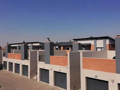 2 Bedroom Townhouse For Sale in Terenure, Kempton Park - Kfzv.webp