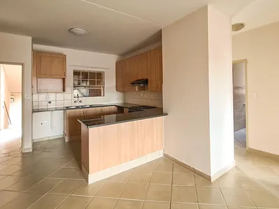 2 Bedroom Apartment To Rent in Pretoria - 2LVh.webp