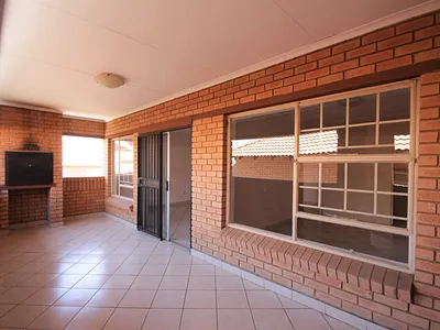 2 Bedroom Apartment To Rent in Pretoria - tKgO.webp