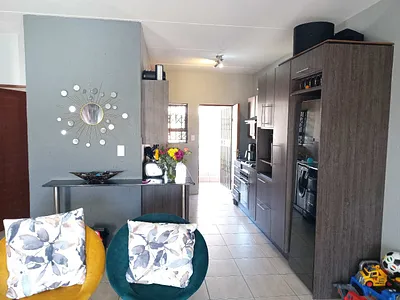 2 Bedroom Apartment To Rent in Kempton Park - h7Ir.webp