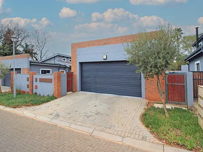 2 Bedroom Townhouse For Sale in Pretoria - ebtt.webp