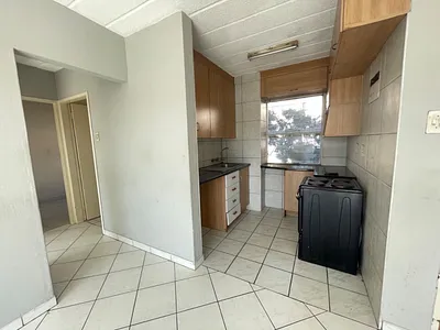 2 Bedroom Apartment For Sale in Kempton Park - eXw7.webp