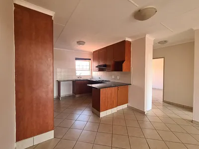 2 Bedroom Apartment To Rent in Pretoria - oiPh.webp