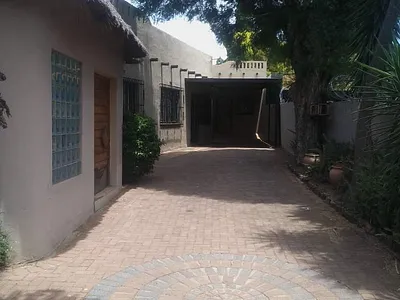 5 Bedroom House For Sale in Johannesburg - Q0cX.webp