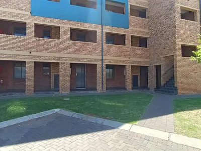 2 Bedroom Apartment For Sale in Pretoria - rDrR.webp