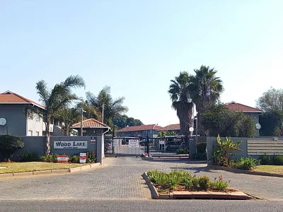 2 Bedroom Townhouse For Sale in Kempton Park - O0r0.webp