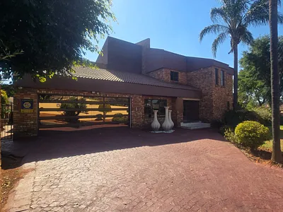 4 Bedroom House For Sale in Pretoria - beDE.webp