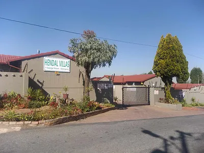 3 Bedroom Townhouse For Sale in Roodepoort - CY73.webp