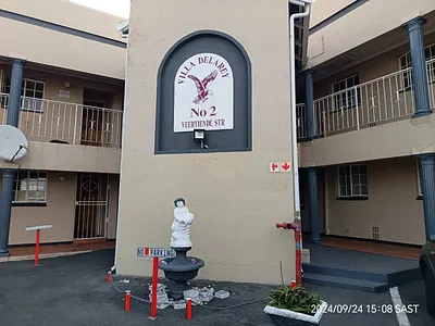 2 Bedroom Apartment For Sale in Roodepoort - wPQd.webp