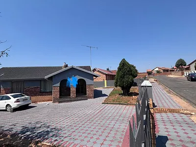 3 Bedroom House For Sale in Soshanguve DD, Soshanguve - cEnR.webp