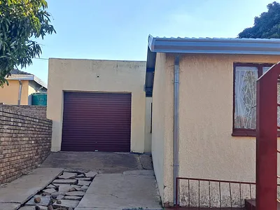4 Bedroom House For Sale in Soshanguve F, Soshanguve - 5PqS.webp