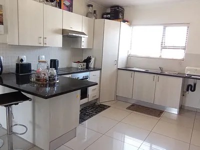 3 Bedroom Apartment For Sale in Kempton Park - 5cAO.webp