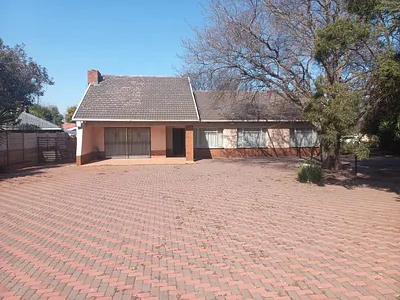 3 Bedroom House For Sale in Centurion - YzmW.webp