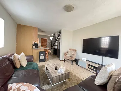 2 Bedroom Apartment For Sale in Kempton Park - img