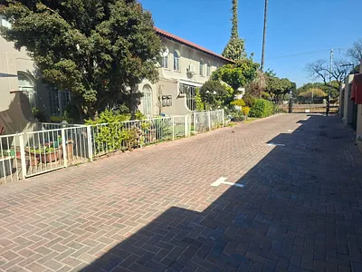 2 Bedroom Townhouse For Sale in Pretoria - img