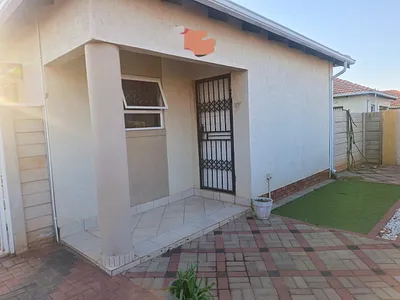 3 Bedroom House For Sale in Akasia - 9Fl2.webp