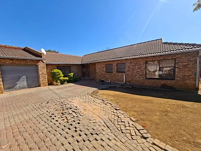 3 Bedroom House For Sale in Pretoria - 2iNQ.webp